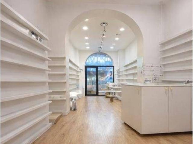 Locale Commerciale in affitto a Biumo Superiore, Varese