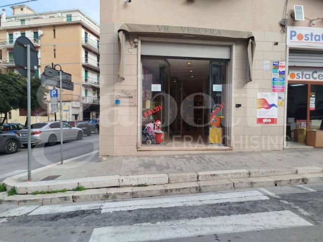 Locale Commerciale in affitto a Puglia, Foggia