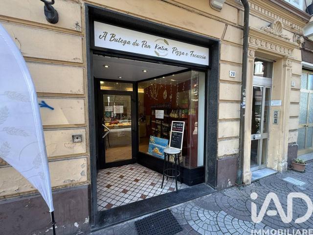 Locale Commerciale in vendita a Albenga, Liguria