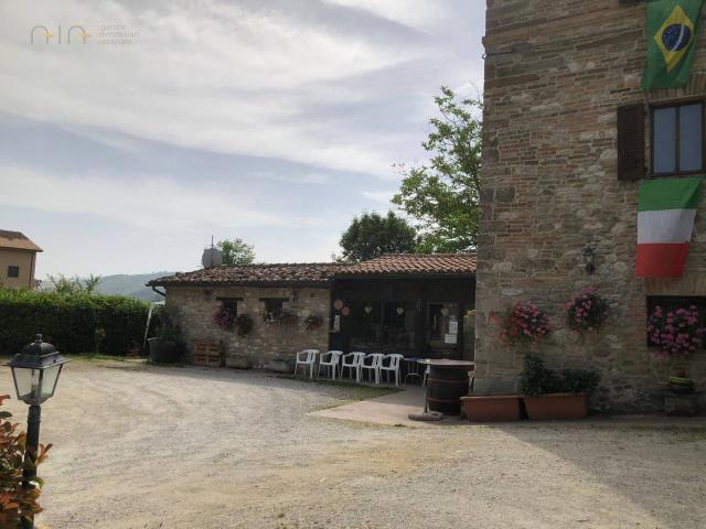 Locale Commerciale in vendita a Marche, Fermo