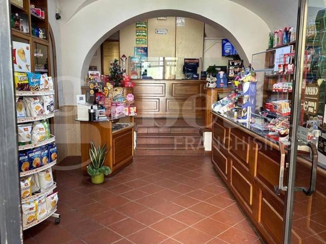 Locale Commerciale in vendita a Benevento, Campania
