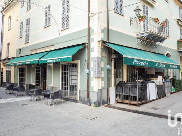 Locale Commerciale in vendita a Borghetto Santo Spirito, Liguria