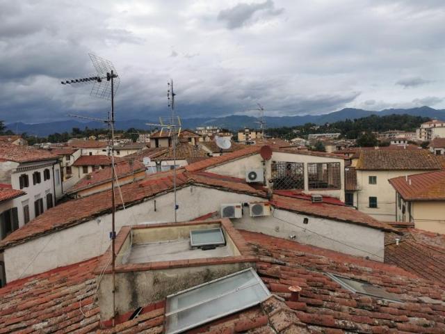 Locale Commerciale in vendita a Borgo San Lorenzo, Toscana