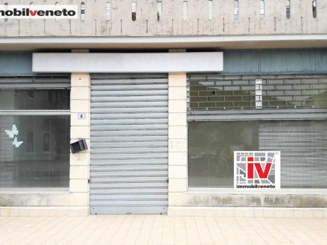 Locale Commerciale in vendita a Brendola, Veneto
