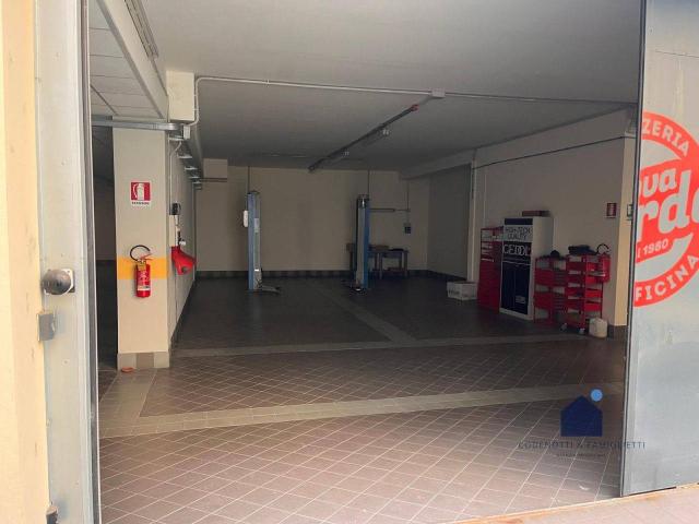 Locale Commerciale in vendita a Zona Nord, Brescia