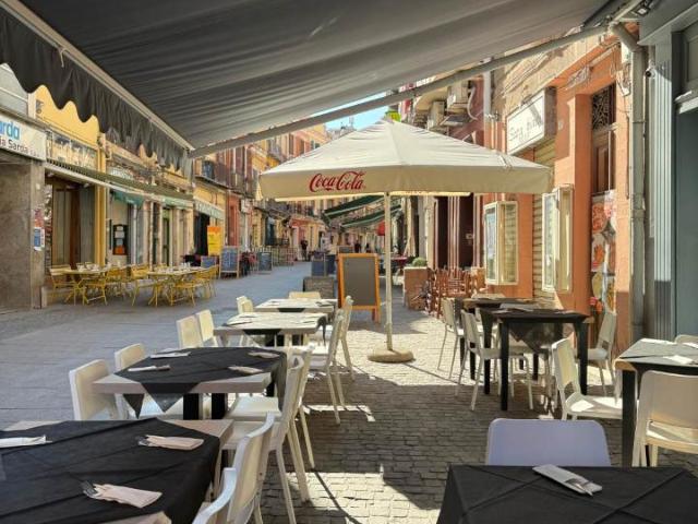 Locale Commerciale in vendita a Stampaxi/Stampace, Cagliari