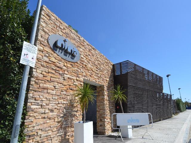 Locale Commerciale in vendita a Marche, Fermo