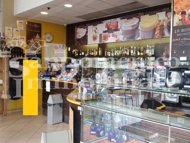 Locale Commerciale in vendita a Marciana, Cascina