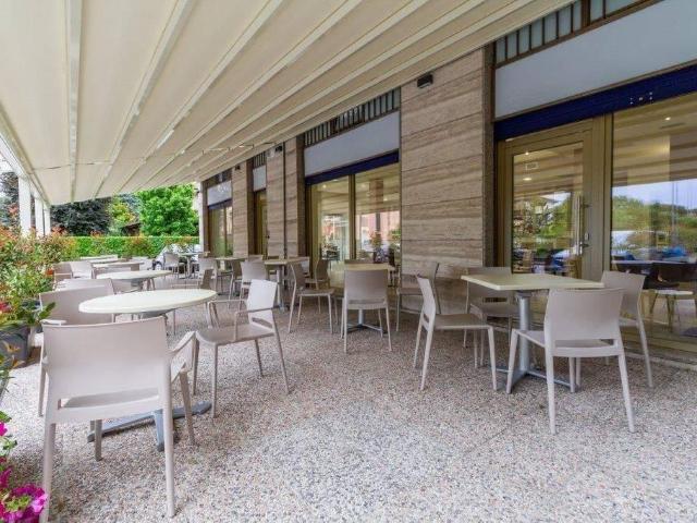Locale Commerciale in vendita a Cassano D'adda, Lombardia