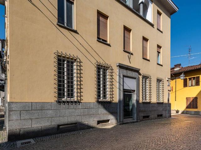 Locale Commerciale in vendita a Piemonte, Cuneo