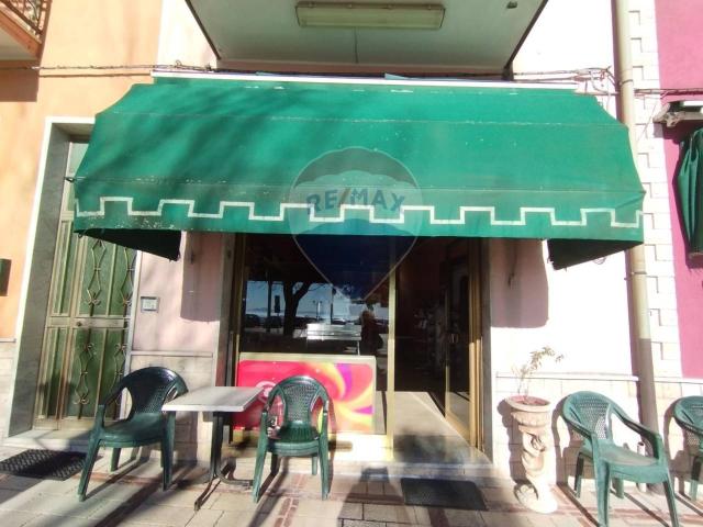 Locale Commerciale in vendita a Cercemaggiore, Molise