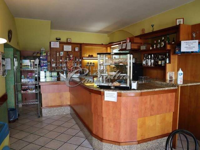 Locale Commerciale in vendita a Asnago di Cermenate, Cermenate