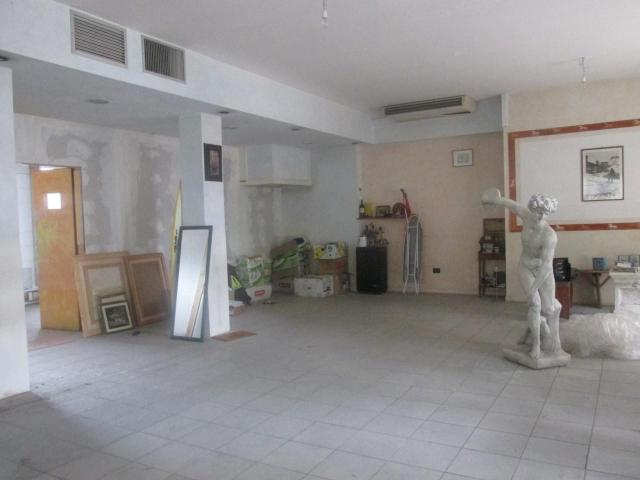 Locale Commerciale in vendita a Unione dei comuni Valle del Savio, Cesenà