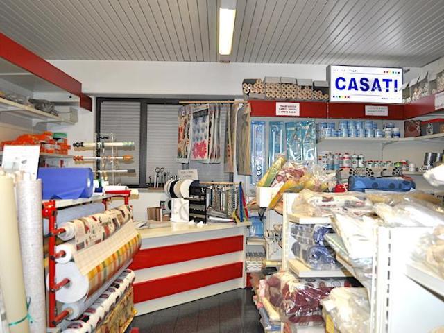 Locale Commerciale in vendita a Chiusi Città, Toscana