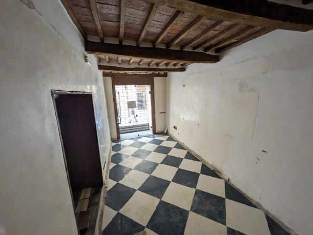 Locale Commerciale in vendita a Riosecco, San Leo Bastia