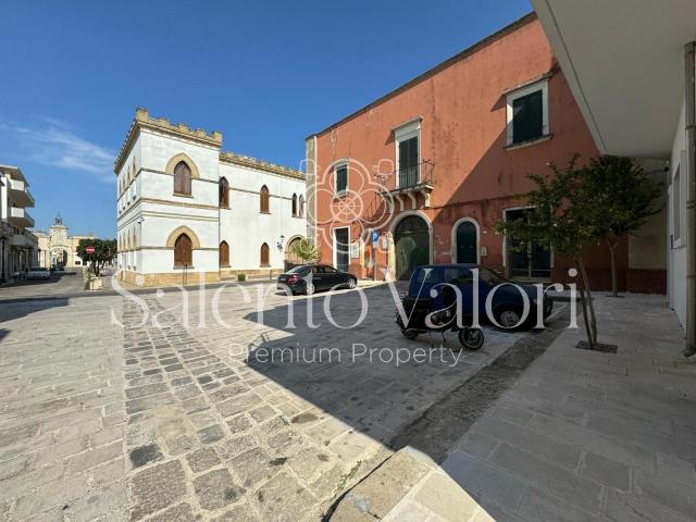Locale Commerciale in vendita a Puglia, Lecce