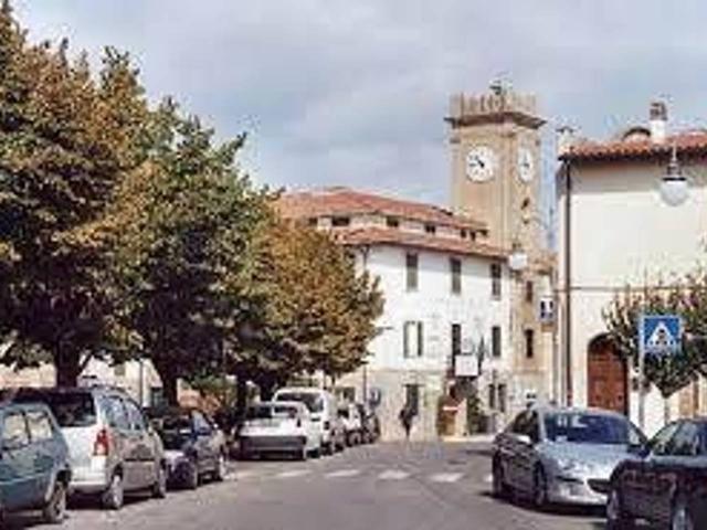 Locale Commerciale in vendita a Collesalvetti, Toscana
