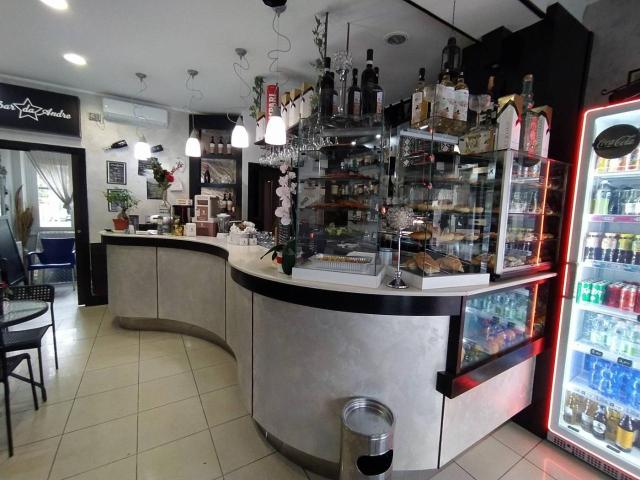 Locale Commerciale in vendita a Quartiere Giorgella, Corsico