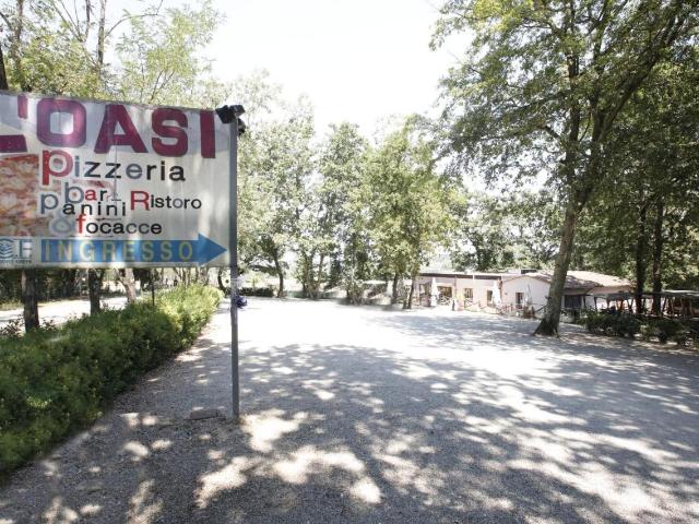 Locale Commerciale in vendita a Crespina Lorenzana, Fauglia