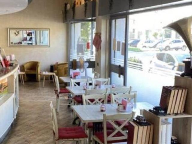 Locale Commerciale in vendita a Ronchi, Gallarate