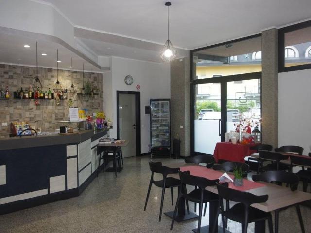 Locale Commerciale in vendita a Centro, Gallarate
