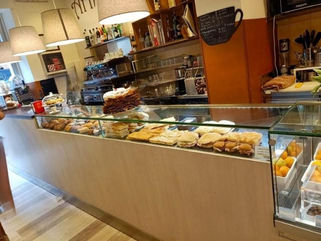 Locale Commerciale in vendita a Ponente, Serra Riccò