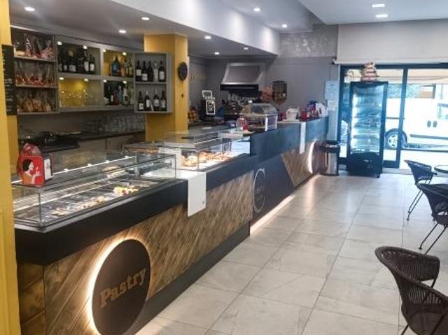 Locale Commerciale in vendita a Ponente, Serra Riccò