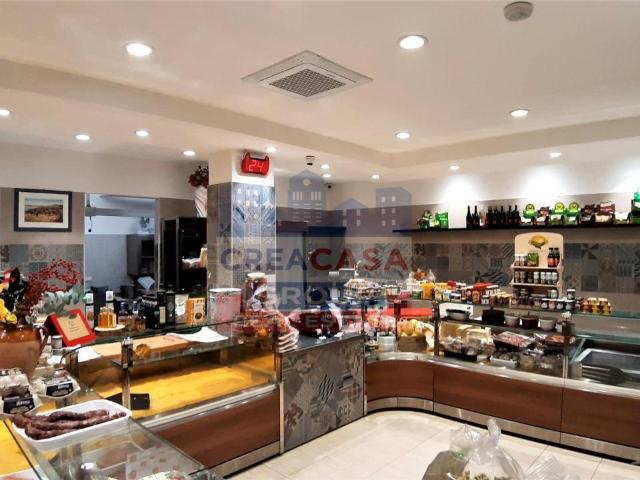 Locale Commerciale in vendita a Chianchitta, Giardini Naxos