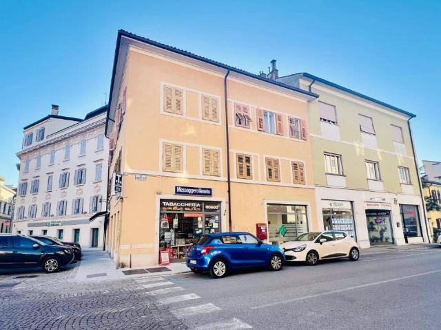 Locale Commerciale in vendita a Borgo Castello, Gorizia