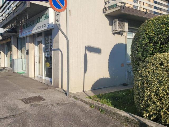Locale Commerciale in vendita a Gradisca D'isonzo, Friuli-Venezia Giulia
