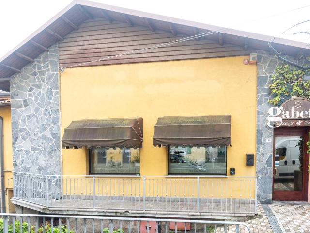 Locale Commerciale in vendita a Sabbione, Imbersago