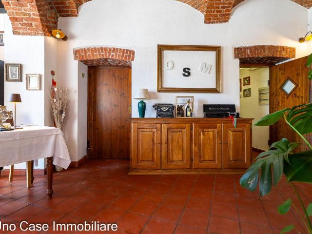 Locale Commerciale in vendita a Borghetto, Piemonte