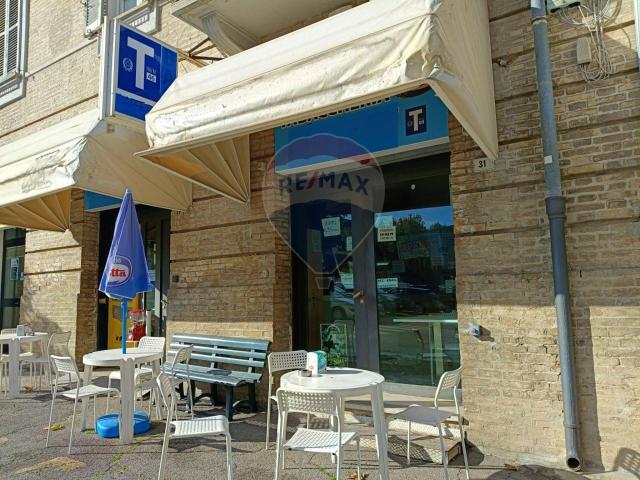 Locale Commerciale in vendita a Quartiere Trento e Trieste, Lanciano