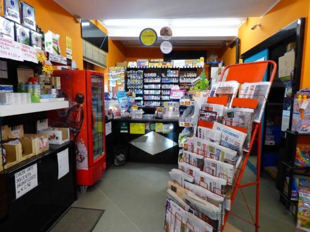 Locale Commerciale in vendita a Comunità Montana Valli del Verbano, Laveno Mombello