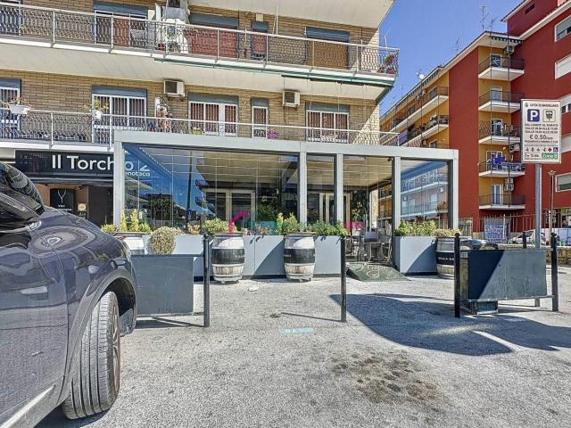 Locale Commerciale in vendita a Faibano di Marigliano, Marigliano