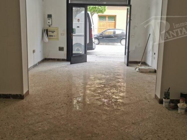 Locale Commerciale in vendita a Rione Sappusi, Marsala