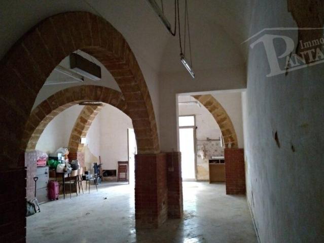 Locale Commerciale in vendita a Rione Sappusi, Marsala