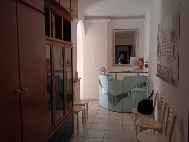 Locale Commerciale in vendita a Marsicovetere, Basilicata