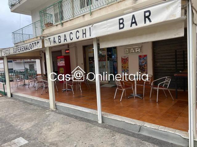 Locale Commerciale in vendita a Melilli, Sicilia
