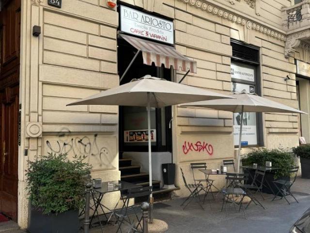 Locale Commerciale in vendita a Municipio 1, Milano