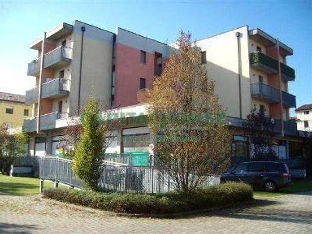 Locale Commerciale in vendita a Unione Comuni Modenesi Area Nord, Mirandola
