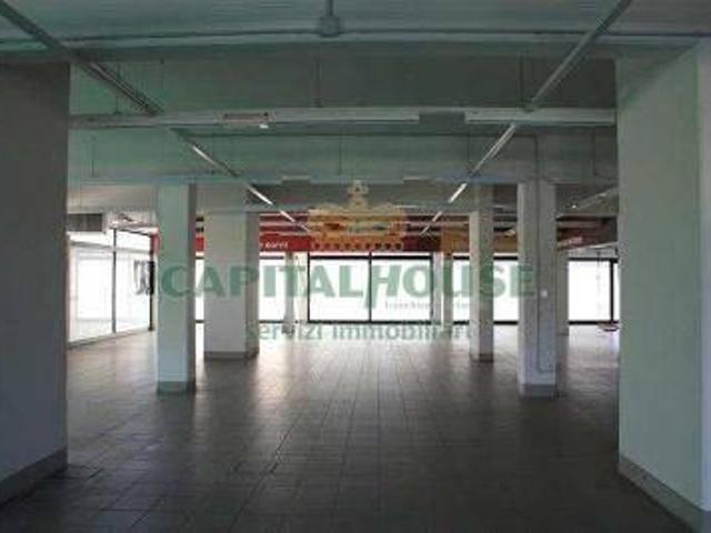 Locale Commerciale in vendita a Unione Comuni Modenesi Area Nord, Mirandola