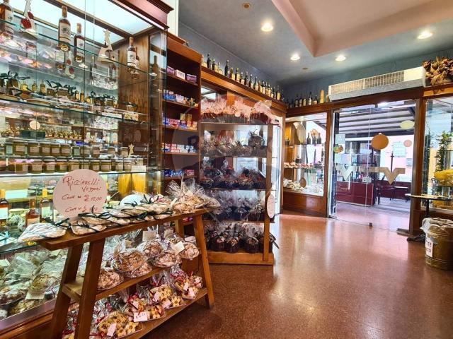 Locale Commerciale in vendita a Samminiatello, Montelupo Fiorentino