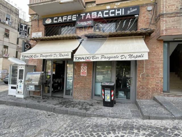 Locale Commerciale in vendita a Municipalità 3, Campania