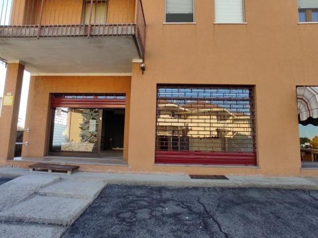 Locale Commerciale in vendita a Piemonte, Novara