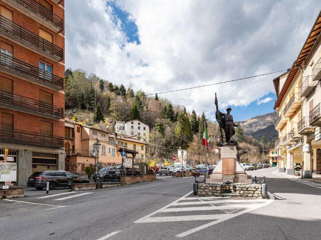 Locale Commerciale in vendita a Borganza, Piemonte