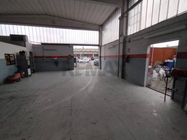 Locale Commerciale in vendita a Zona Omogenea Milano Nord, Paderno Dugnano