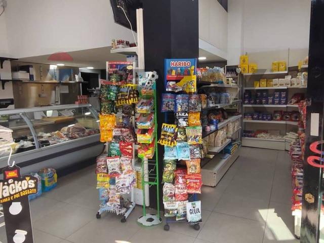 Locale Commerciale in vendita a Pagani, Campania