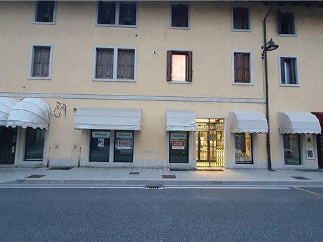 Locale Commerciale in vendita a Palmanova, Friuli-Venezia Giulia