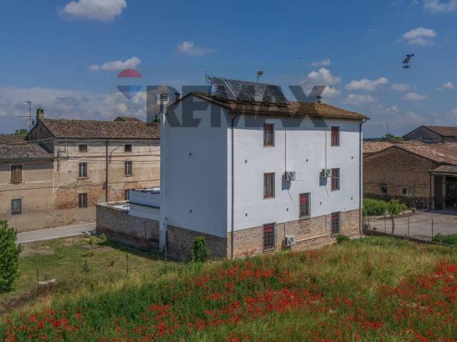 Locale Commerciale in vendita a Piadena, Lombardia